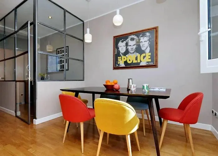 Julie's Renovated View Rom